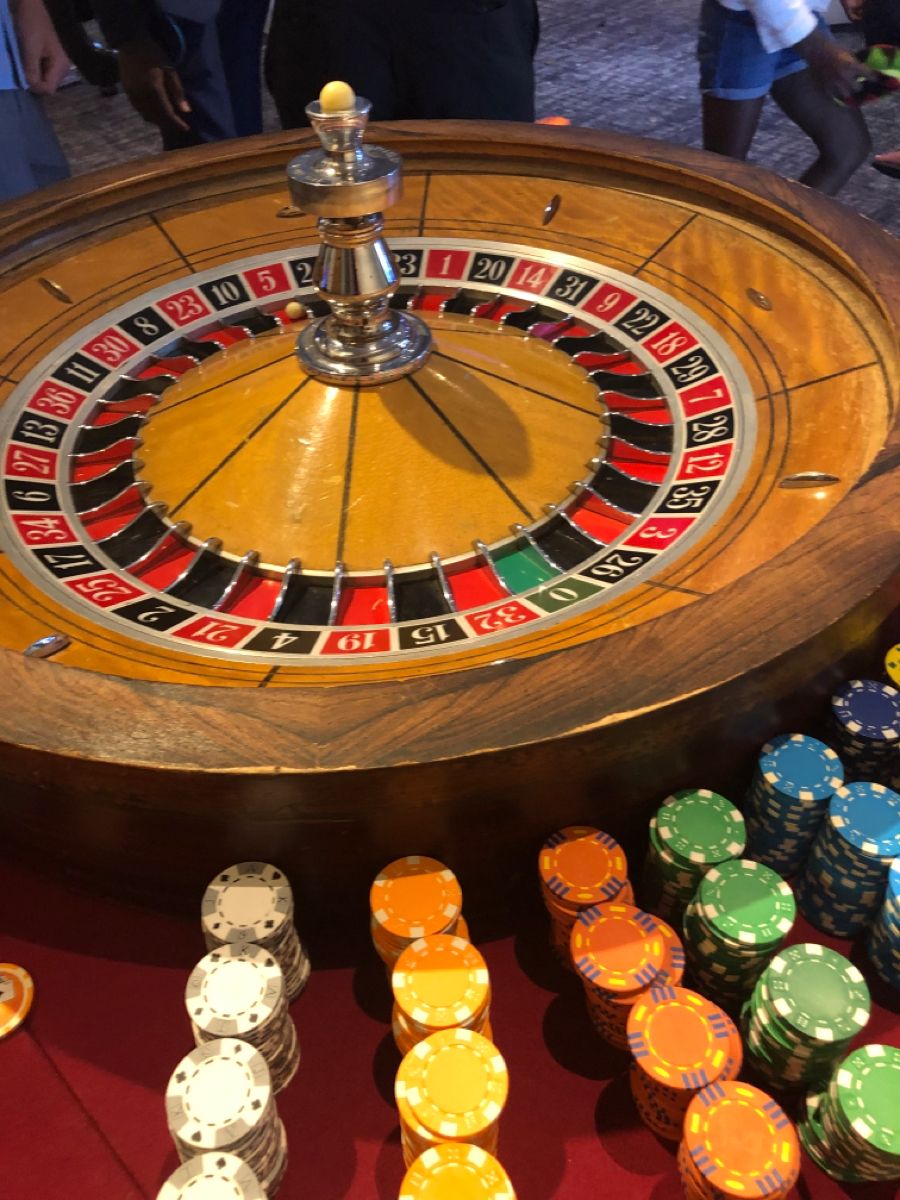 JaakCasino کھلاڑیوں کے لیے لائیو کیسینو سیکشن